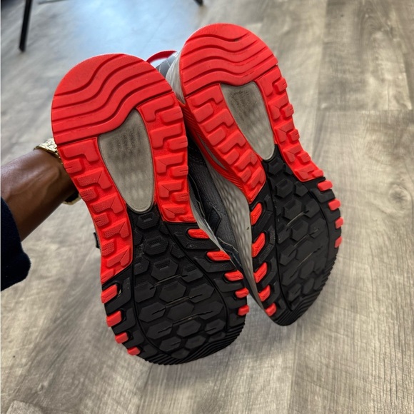 New Balance 410 Size 6.5 - Picture 4 of 7